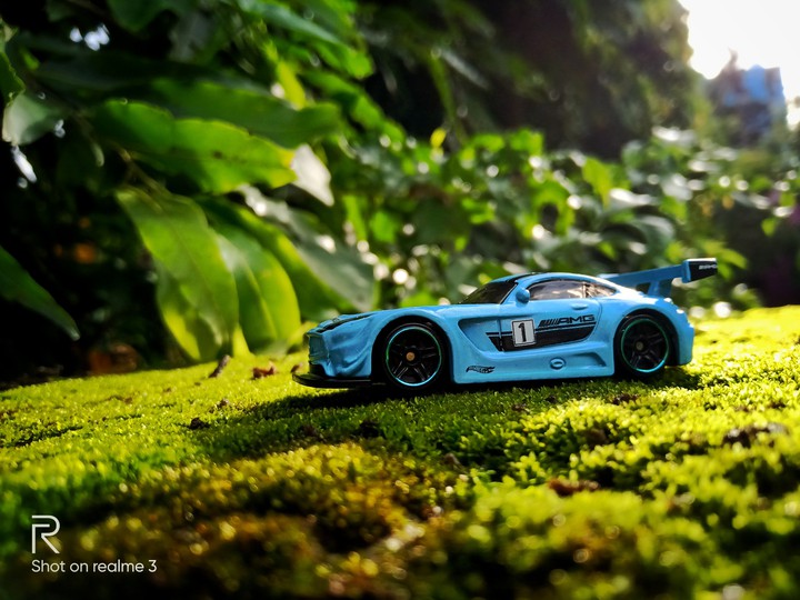 RACING CAR