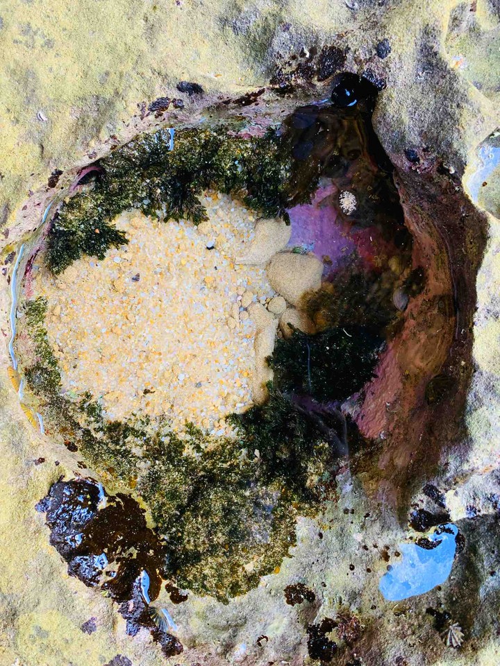 saturated water in rock bed