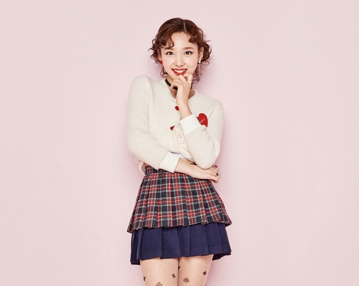 Twice Nayeon Knock Knock