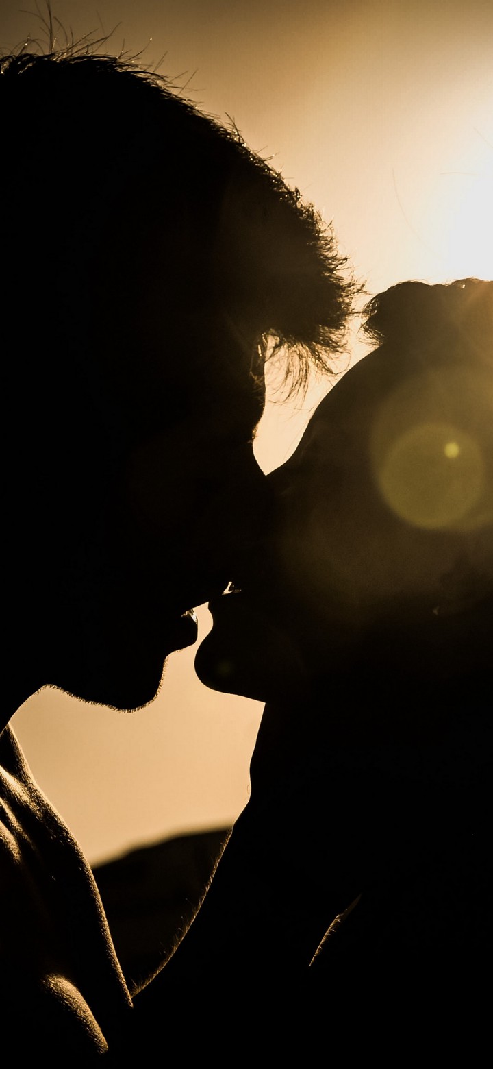 Kiss...