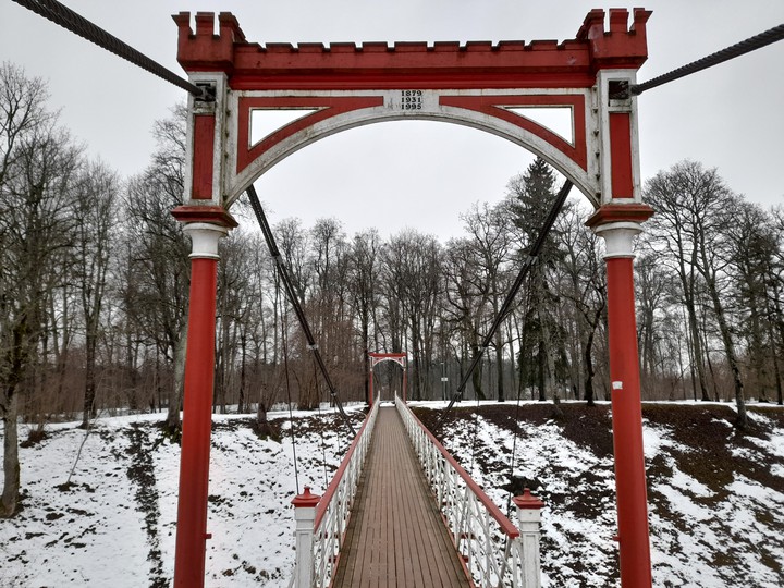 Suspension bridge