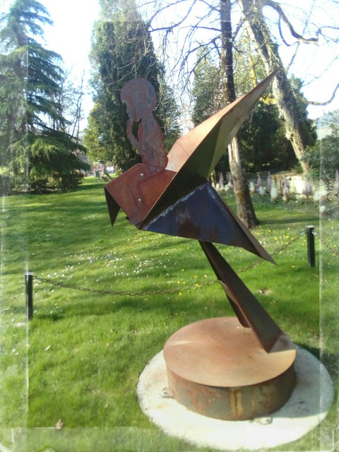 statue