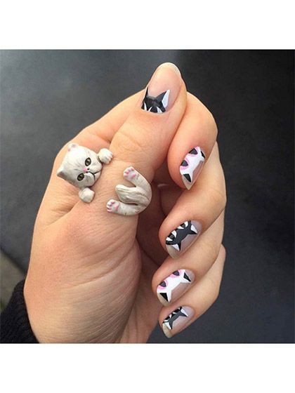 Cat ring and nails