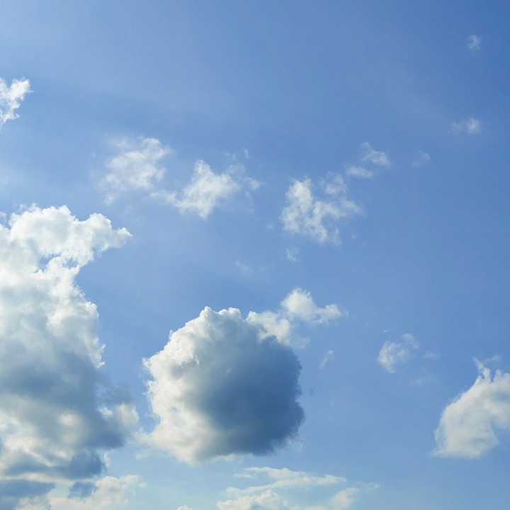 ☁