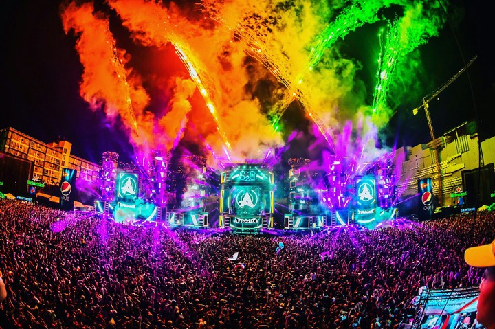 LIVE