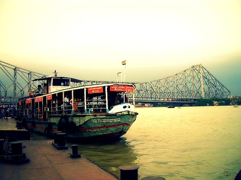 We go around d house by ferry & find a rainbow of happiness