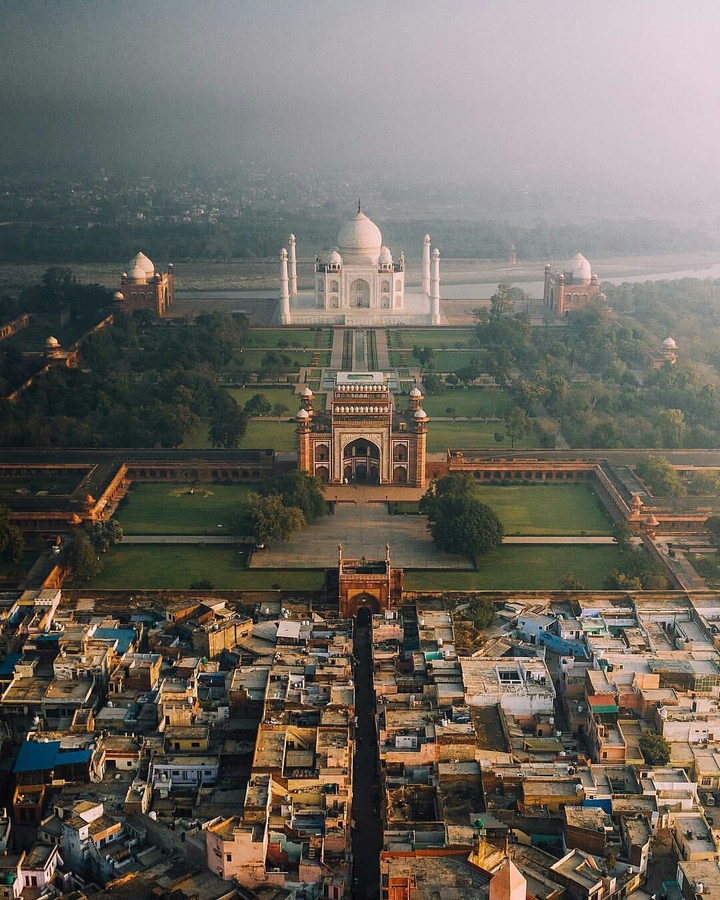Taj Mahal, Agra, India ( wonder of world)