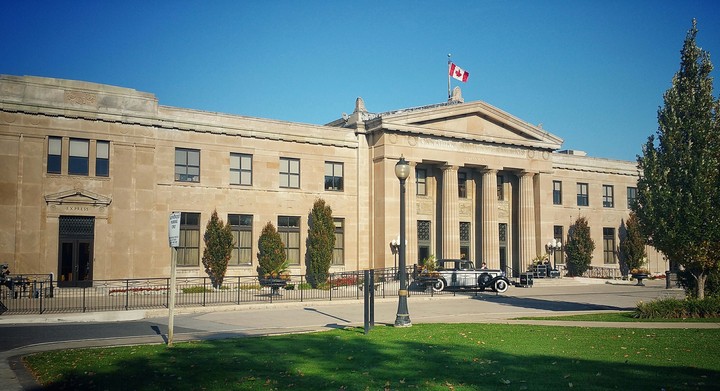 Liuna station