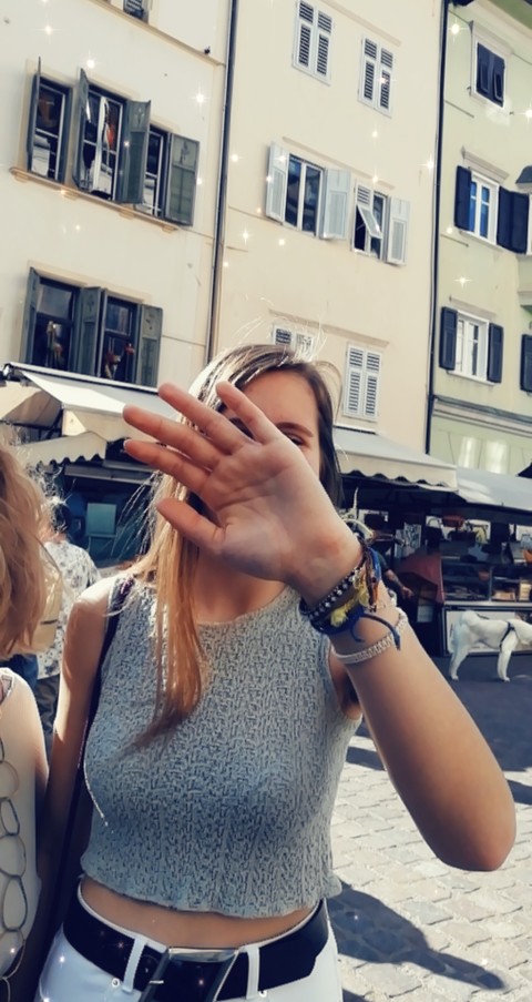 non hai bisogno di coprirti sei meravigliosa