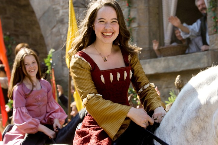 Queen Susan The Gentle & Queen Lucy The Valiant