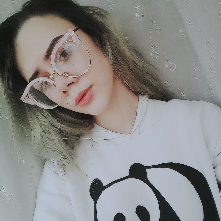 Девушка
