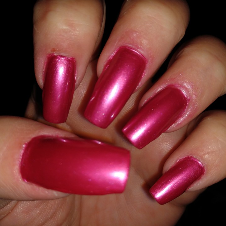 nails