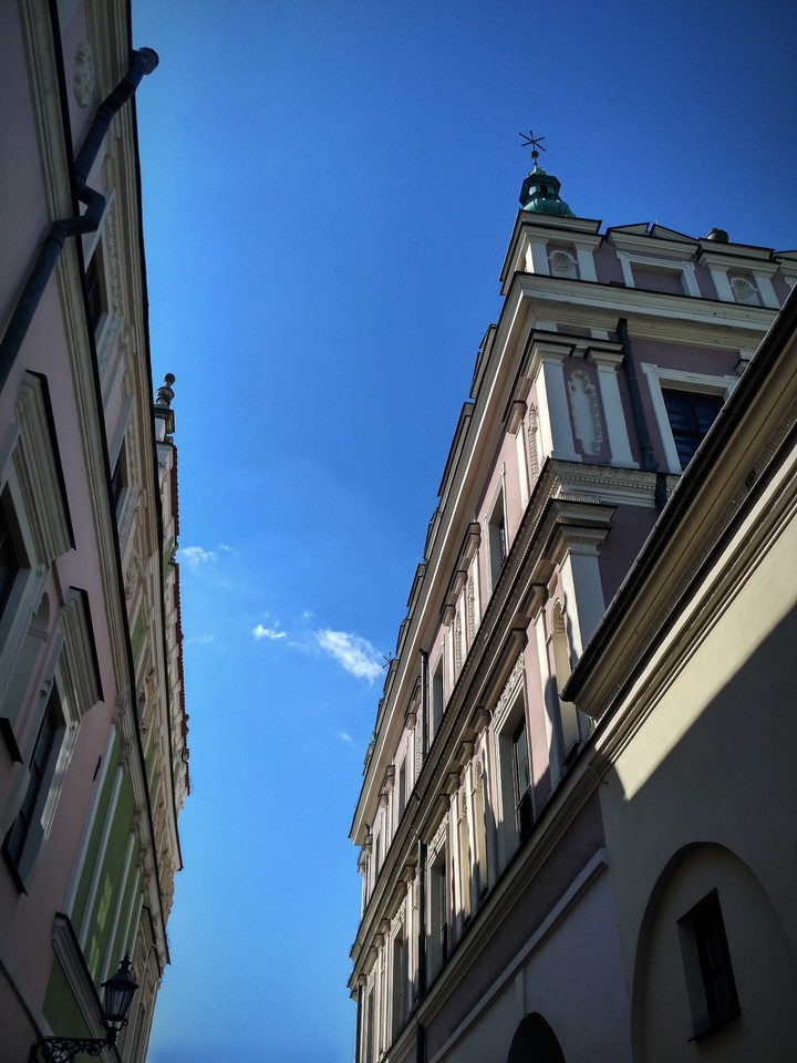 <3