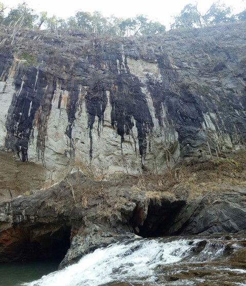 Syntheri rock