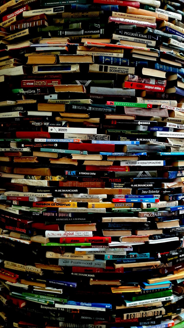 ▪books ○•°