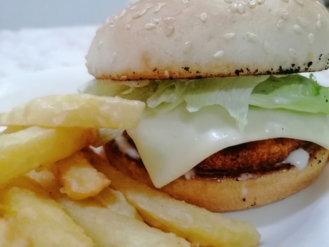 chicken burger with fries
