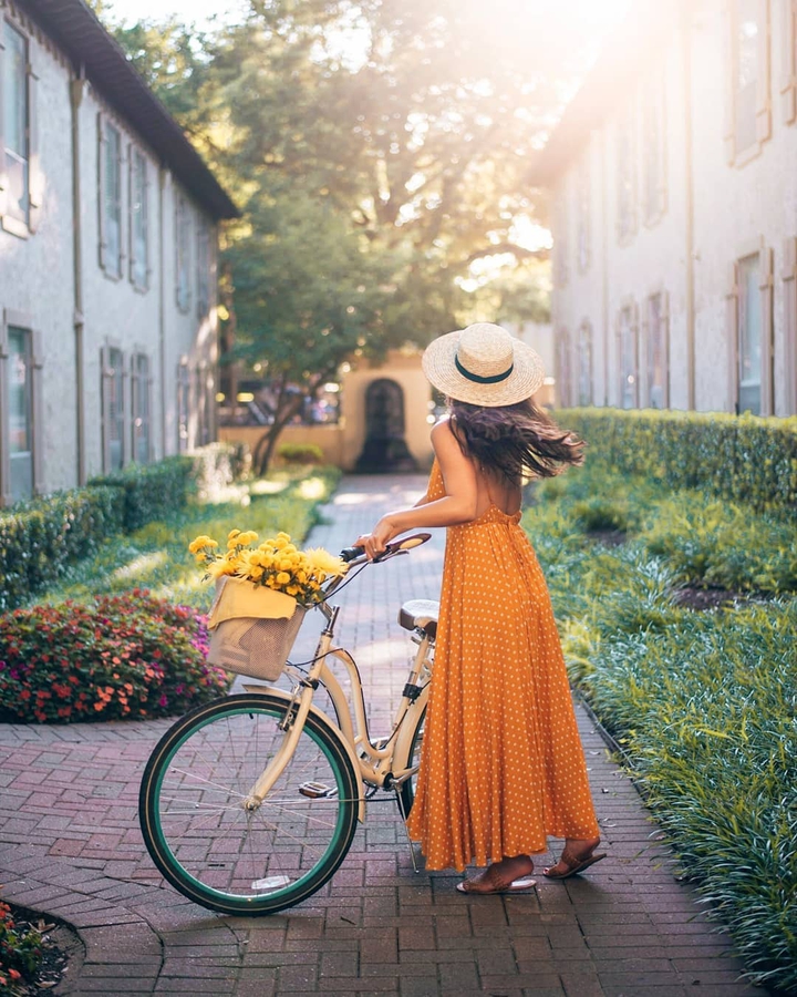 ➖⚡... Bicyclist Girl...⚡➖