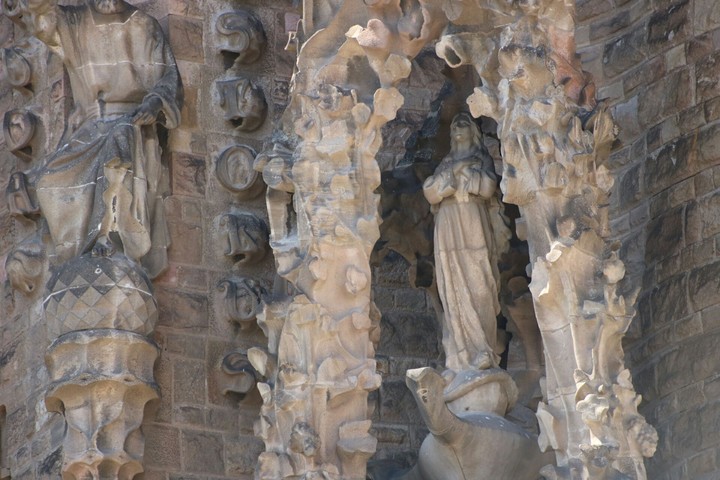 La Sagrada Familia || Details.