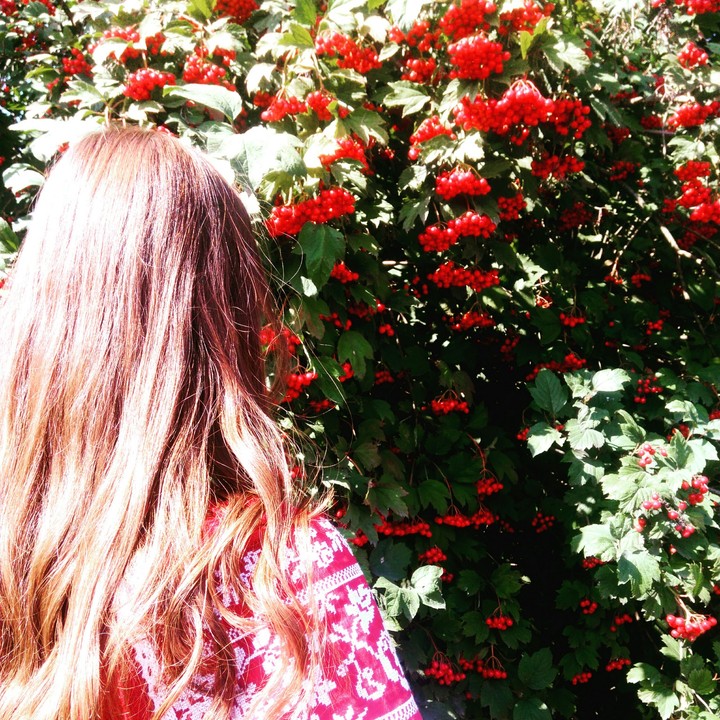 girl and mistletoe