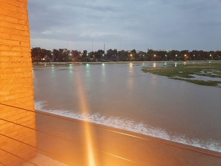 33pol esfahan