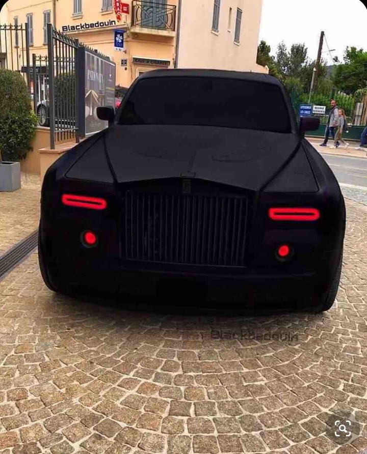 This car Is Rolls Royce