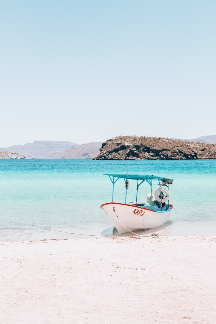 sea beach boat 144603 2298x3447