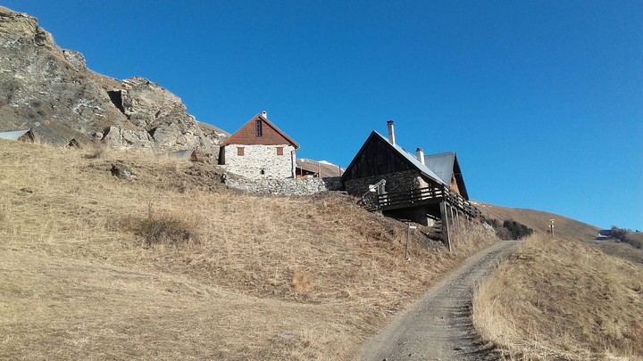 hameau perdu dans la montagne