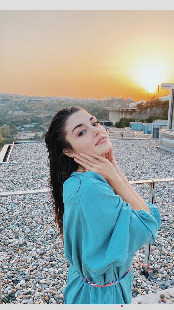 beauty of Hande Erçel