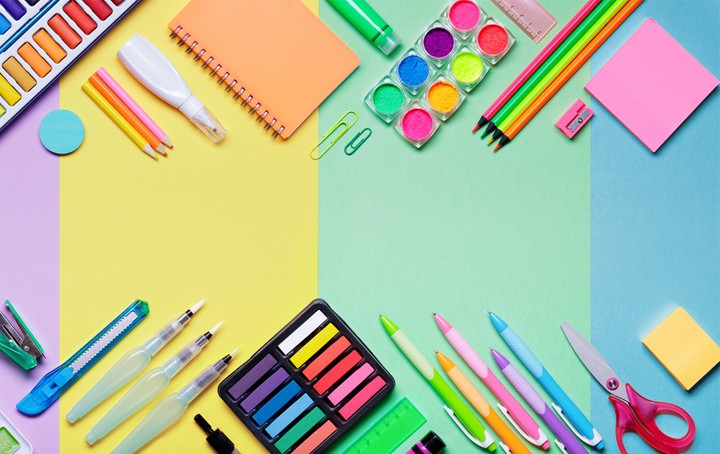COLORFUL SCHOOL SUPPLIES