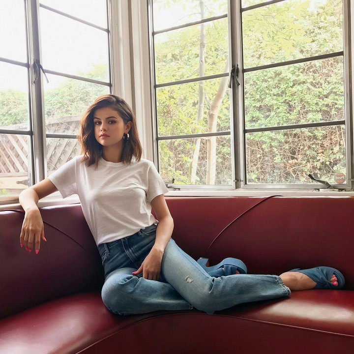 @selenagomez