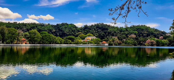 TEMPLE OF THE TOOTH RELIC ???
