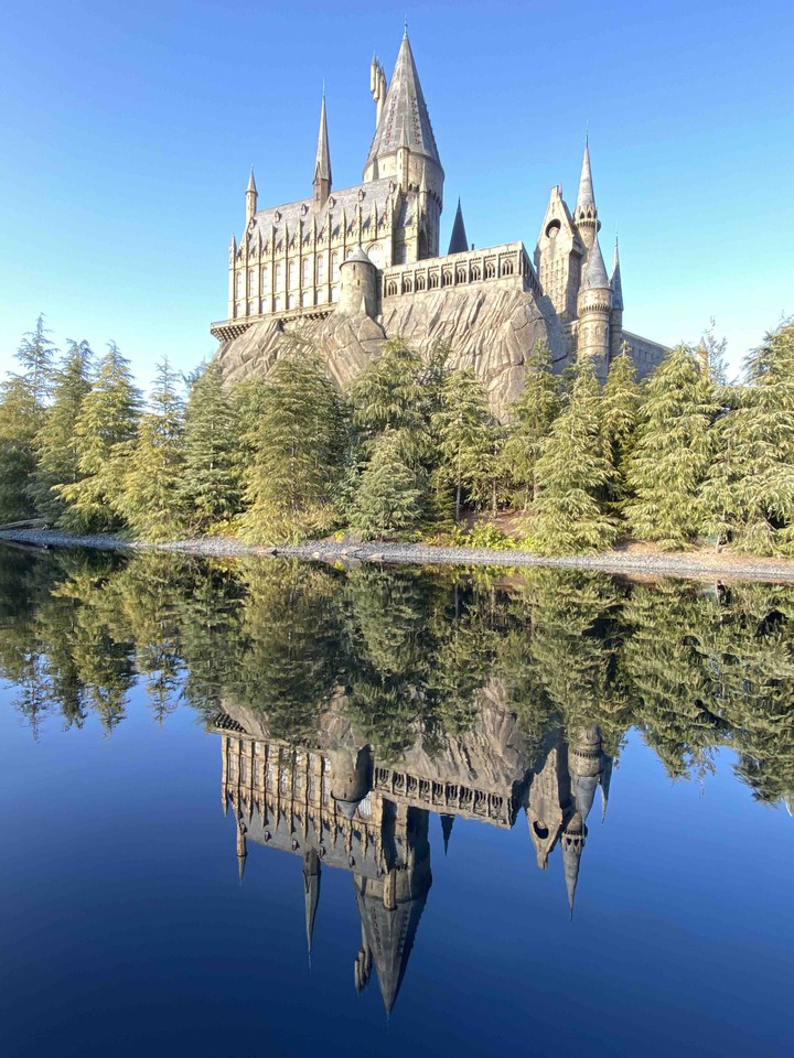 黒池に写るホグワーツcastle