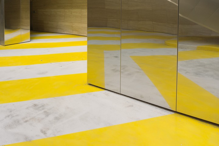 mirror side yellow