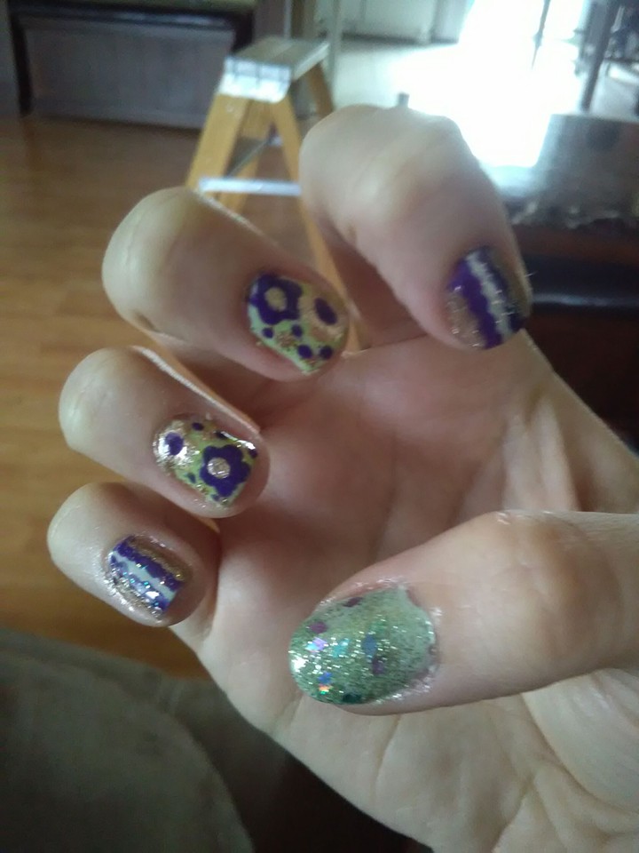 Mardi Gras Nail Art