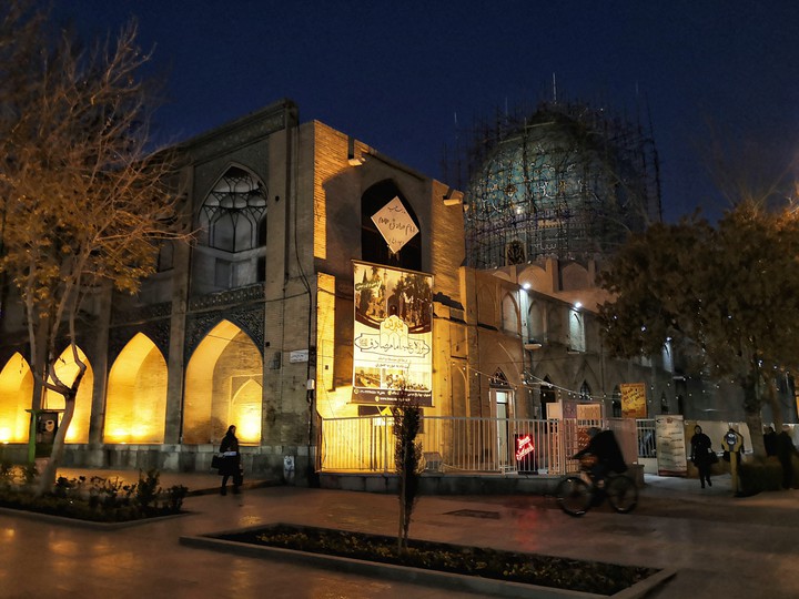 chaharbagh school