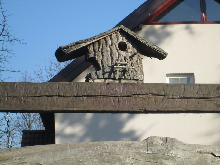 Bird house.