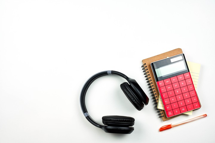 Notepad & Headphones