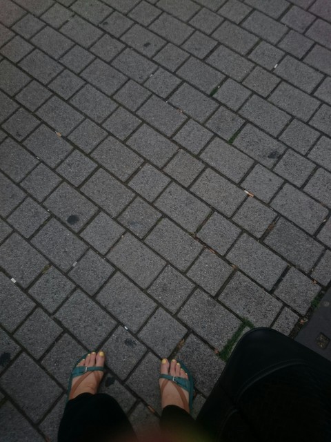 feet