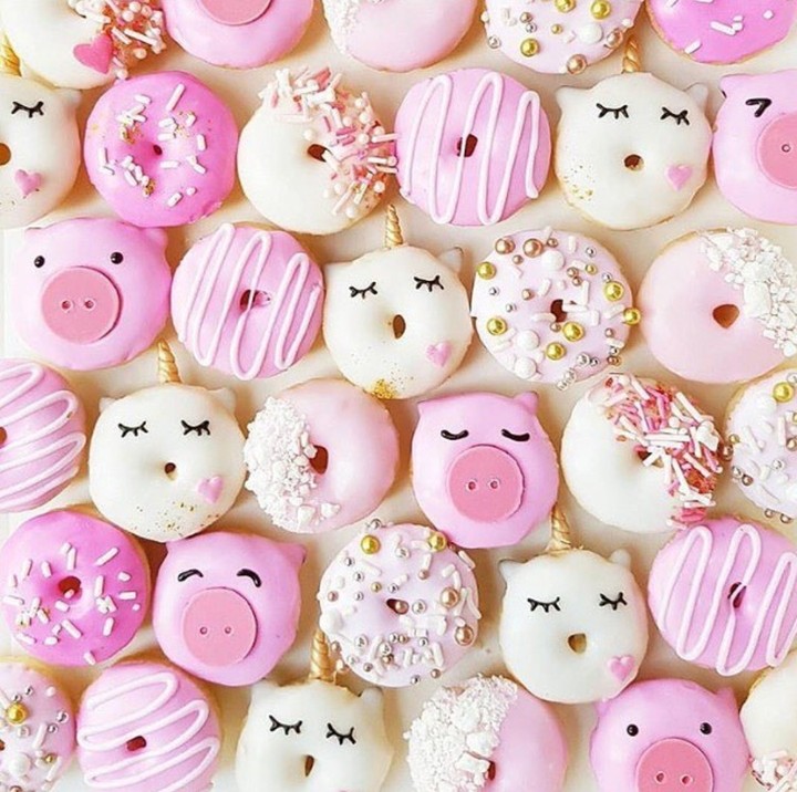many donuts!!
