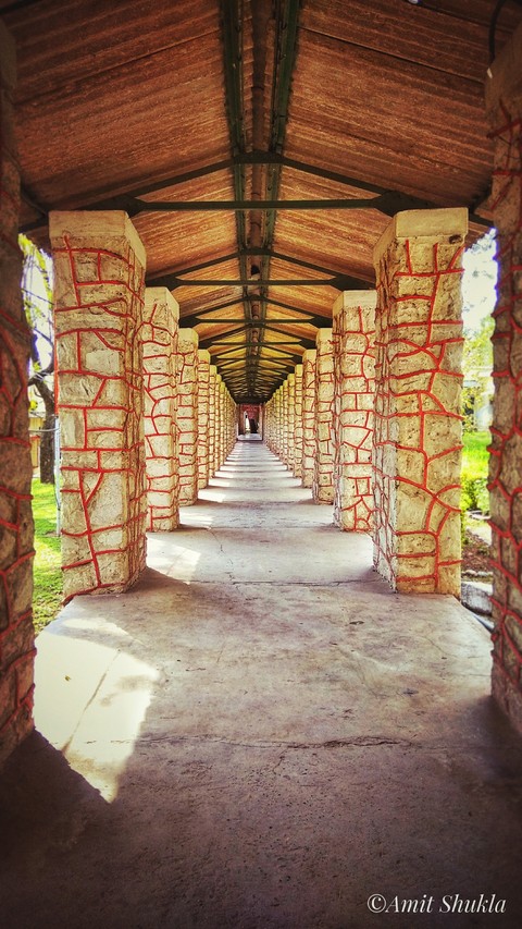 Symmetrical Pillar Passage