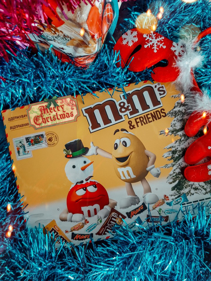 m&m