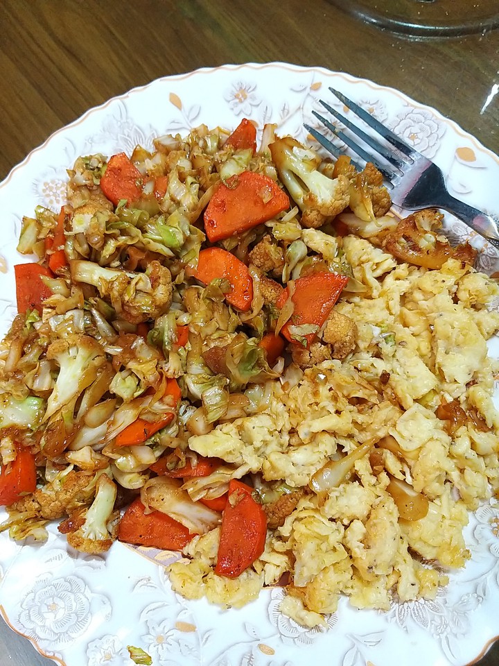 scrambled eggs and vegetables