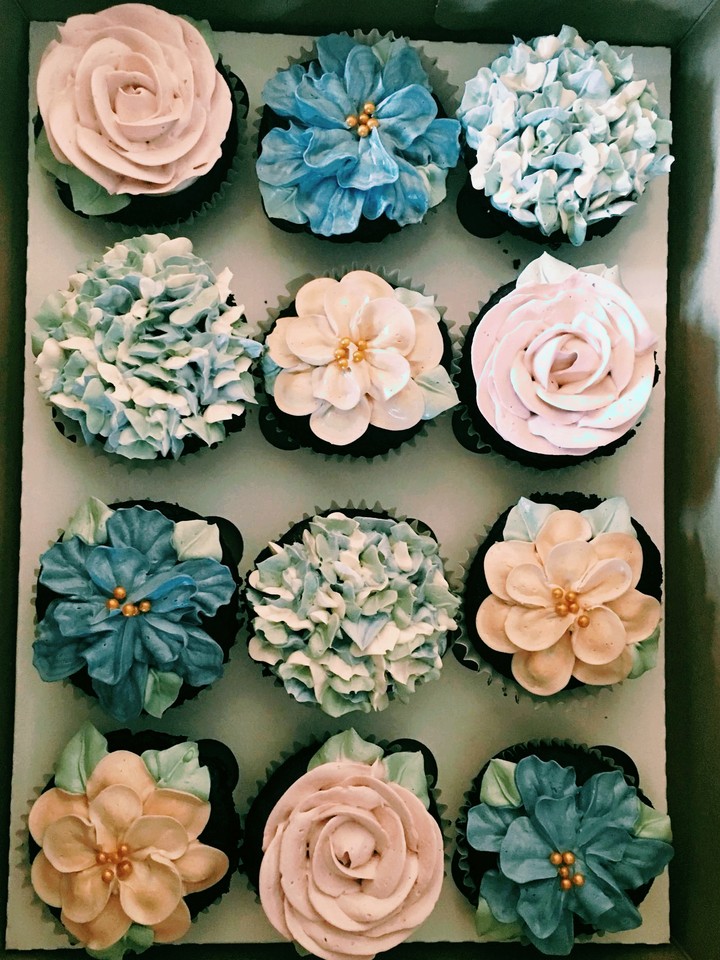 Cupcakes & Flowers
