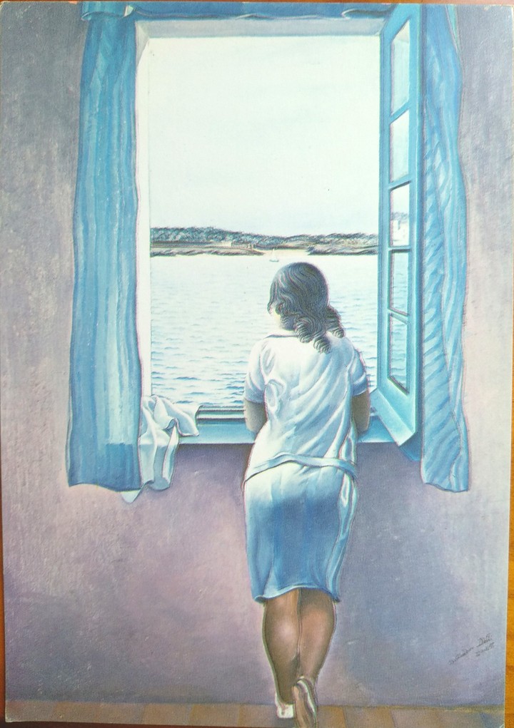 muchacha en la ventana.
