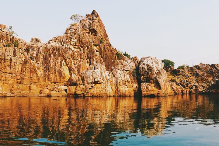 golden marble rocks @ Narmada river India