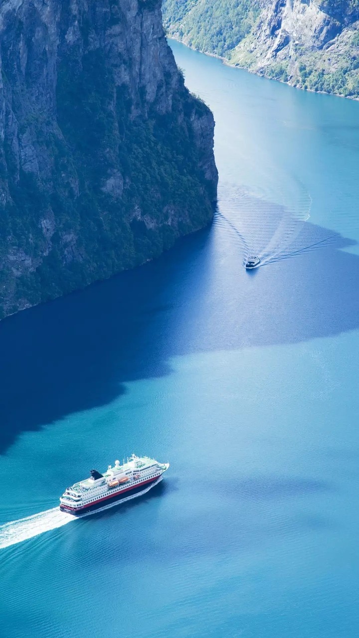 Море