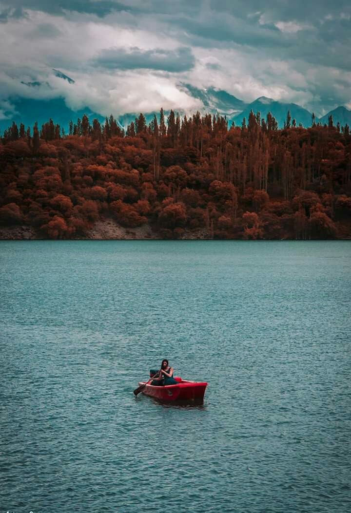 Lower Kachura Lake