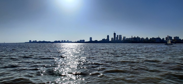 Mumbai silhouette