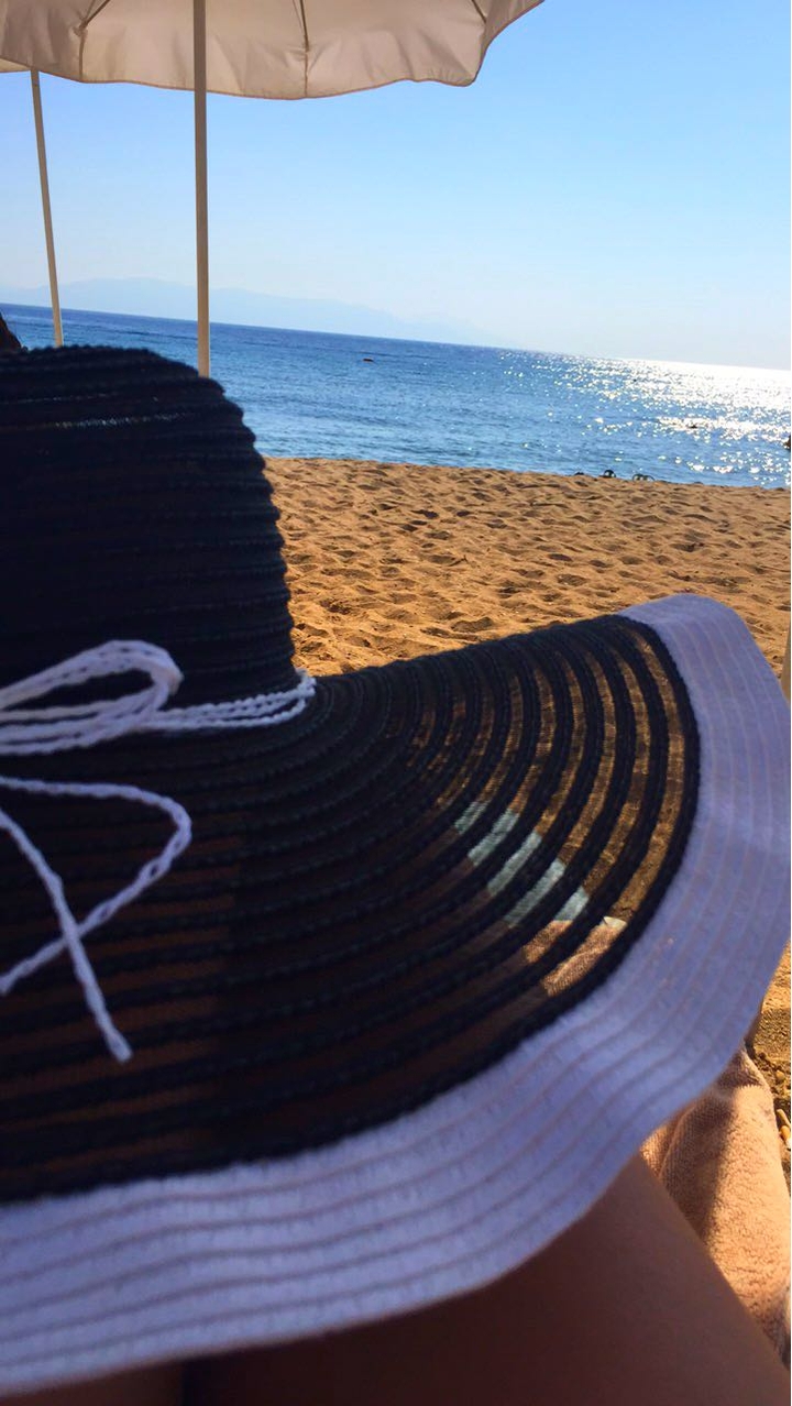 hat on the beach