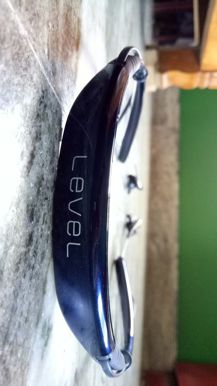Headphone